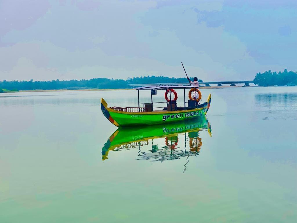 Green Island Homestay Riverside Kozhikode Exterior photo
