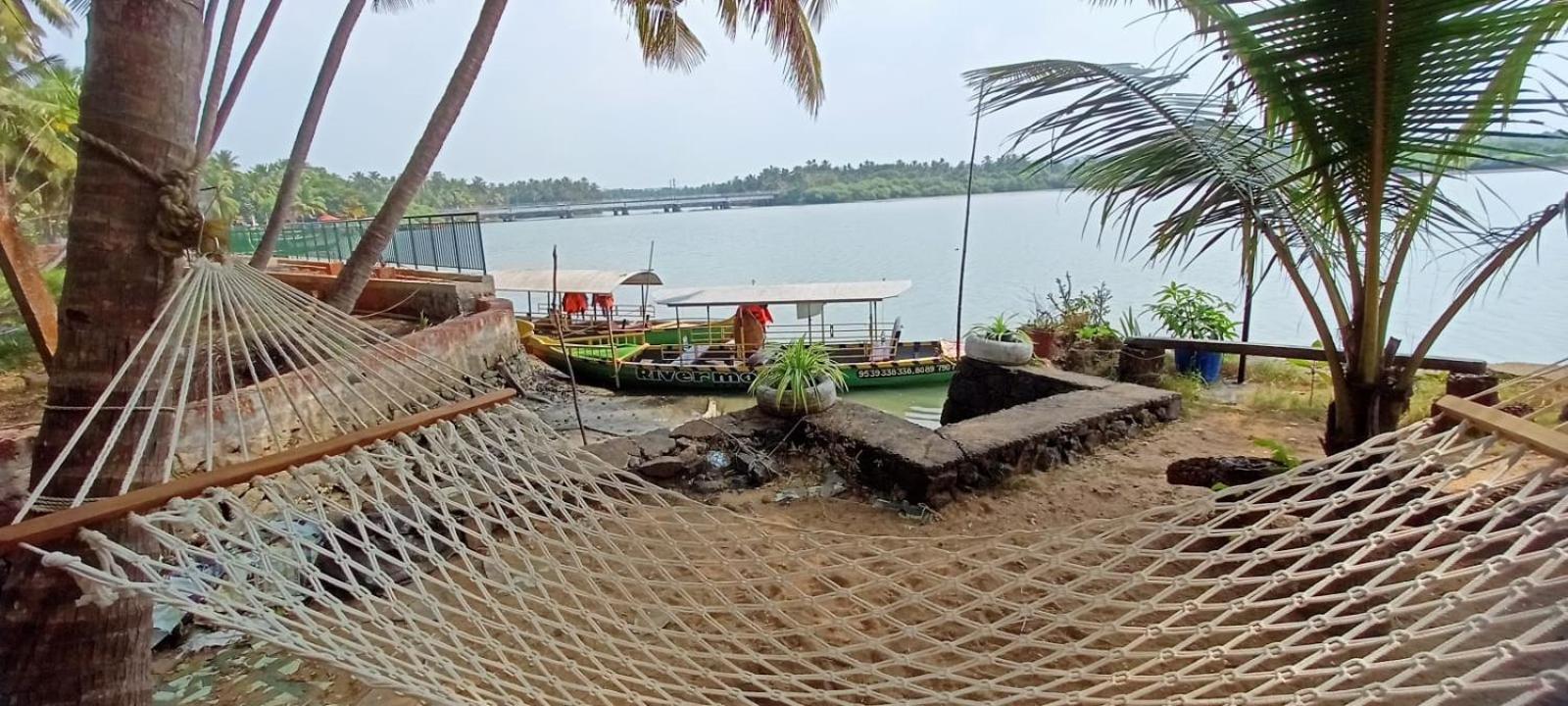 Green Island Homestay Riverside Kozhikode Exterior photo
