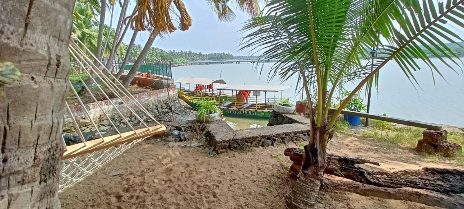 Green Island Homestay Riverside Kozhikode Exterior photo